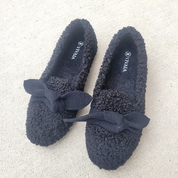 Vivaia Audrey Round Toe Sherpa Loafers Black Womens 5.5 PRICED LOW TO SELL. - Picture 9 of 10